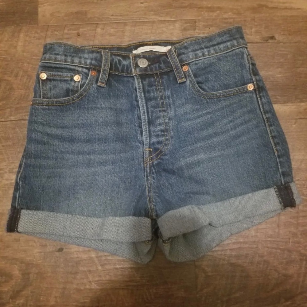 Levi’s Wedgie Shorts!✨ Size 26